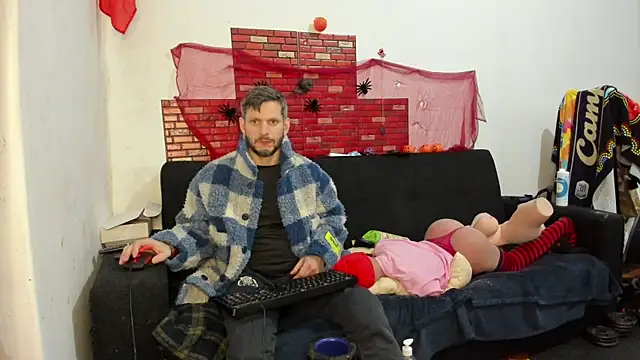 Snapshot of Samurayjiu chatting on 02.19.25 Samurayjiu online show from 02.19.25