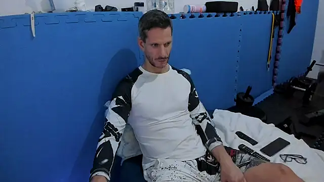 Snapshot of Samurayjiu chatting on 09.30.25 Samurayjiu online show from 09.30.25