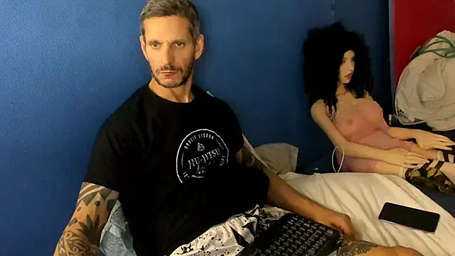 Snapshot of Samurayjiu chatting on 10.17.25 Samurayjiu online show from 10.17.25