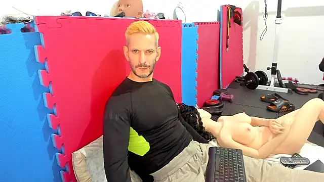 Snapshot of Samurayjiu chatting on 11.10.25 Samurayjiu online show from 11.10.25