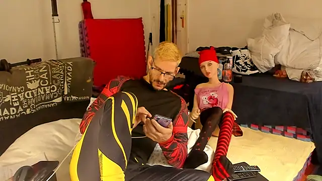 Snapshot of Samurayjiu chatting on 11.15.25 Samurayjiu online show from 11.15.25