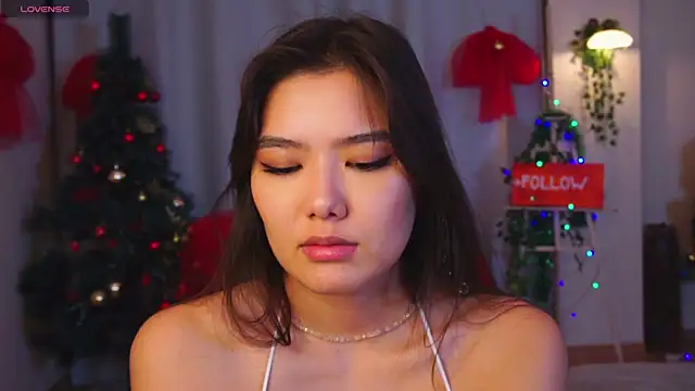 EmmaFisherf online show from 12.27.24