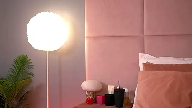 AlmaLuv online show from 04.15.26