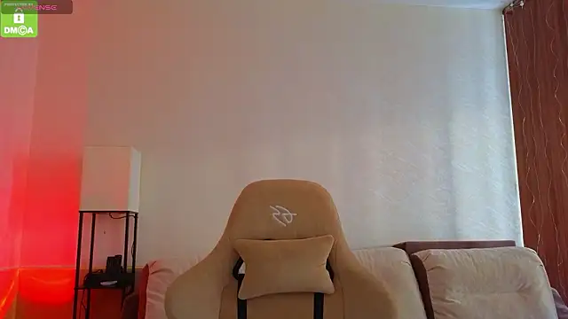 Snapshot of Katy_perry_ chatting on 02.20.26 Katy perry online show from 02.20.26