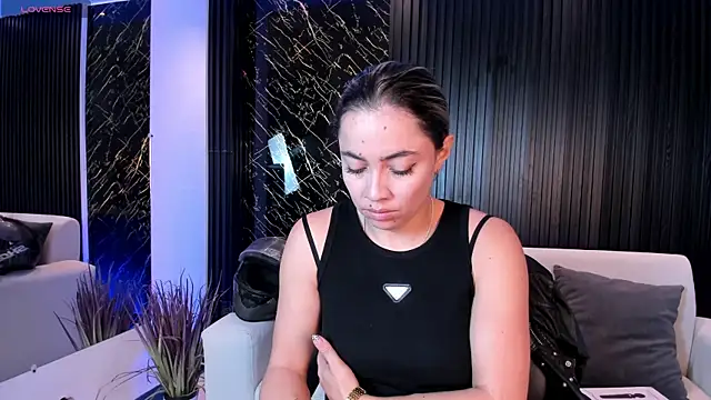 Alessia Taylorr online show from 10.13.25