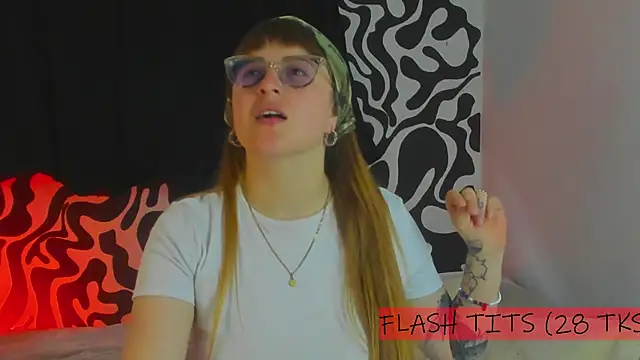 Snapshot of tekila__ chatting on 09.23.25 tekila online show from 09.23.25