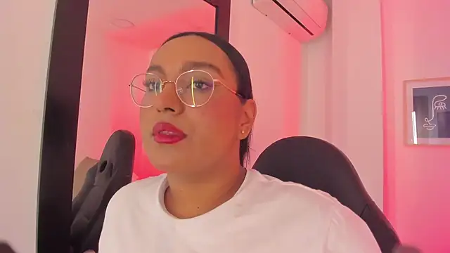 ellamontoya online show from 12.15.25