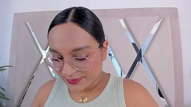 Snapshot of ellamontoya chatting on 02.09.26 ellamontoya online show from 02.09.26