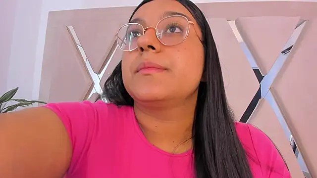 Snapshot of ellamontoya chatting on 02.28.26 ellamontoya online show from 02.28.26