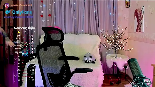 Snapshot of your_wild_amazon_forever chatting on 02.26.25 your wild amazon forever online show from 02.26.25