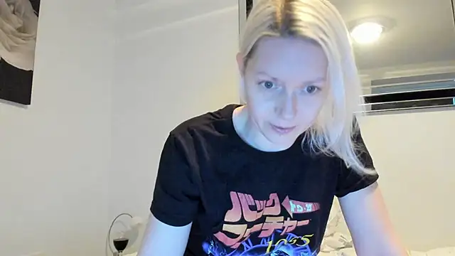 Snapshot of BetterThanYourEx69 chatting on 01.05.25 BetterThanYourEx69 online show from 01.05.25