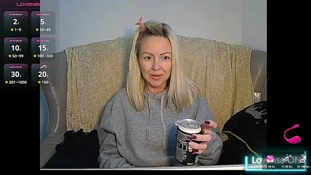 Angelamariexox online show from 10.21.25