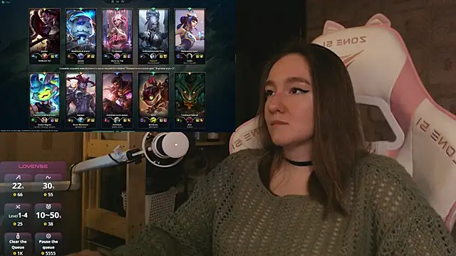 Snapshot of MoonlishSiren chatting on 05.19.26 MoonlishSiren online show from 05.19.26