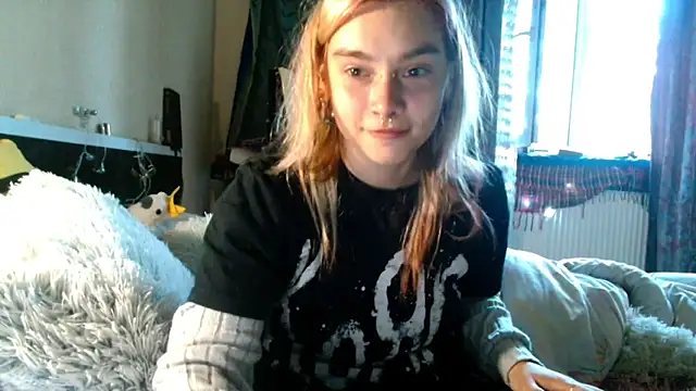 Snapshot of Sophie_Bell chatting on 05.07.26 Sophie Bell online show from 05.07.26
