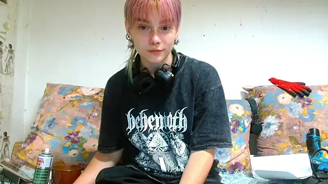 Snapshot of Sophie_Bell chatting on 06.14.26 Sophie Bell online show from 06.14.26