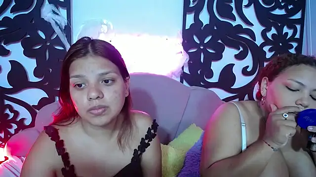 Snapshot of your_little_naughty1 chatting on 11.05.25 your little naughty1 online show from 11.05.25