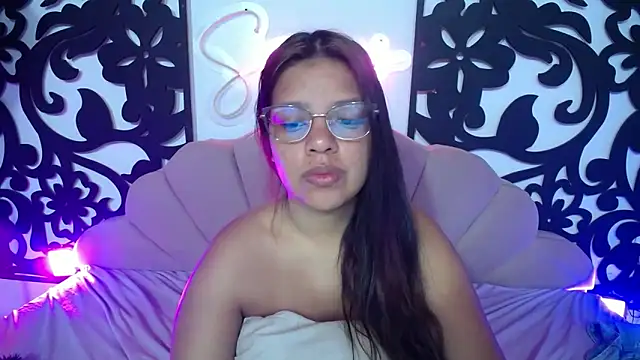 Snapshot of your_little_naughty1 chatting on 11.17.25 your little naughty1 online show from 11.17.25