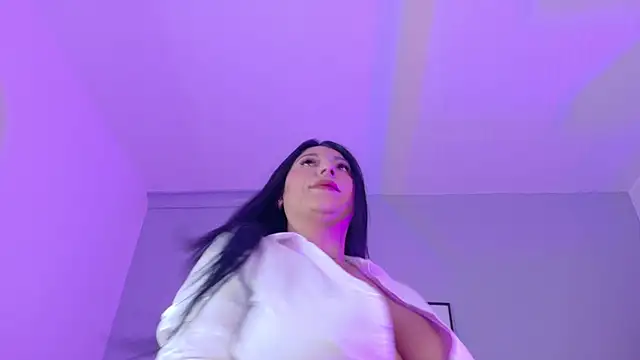 Snapshot of KendalMilleer chatting on 10.08.25 KendalMilleer online show from 10.08.25