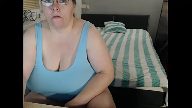 Sweetboobs online show from 10.28.25