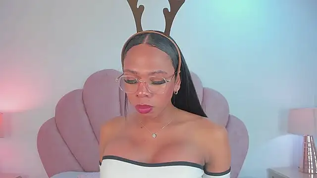Nicole Paradise online show from 12.20.24