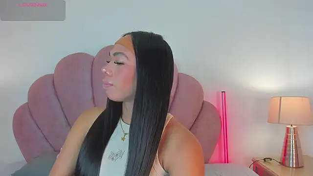 Nicole Paradise online show from 03.20.26