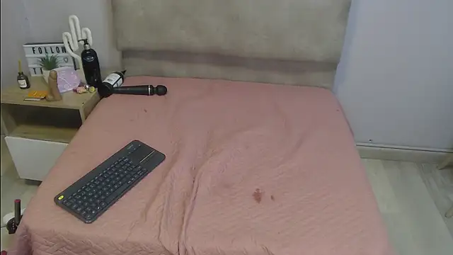 SophiaMeyerst online show from 04.15.26