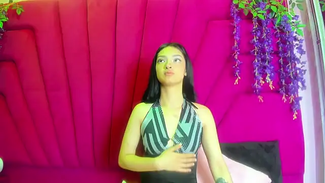 Aurora 18 online show from 10.15.25