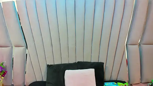 Aurora 18 online show from 04.17.26