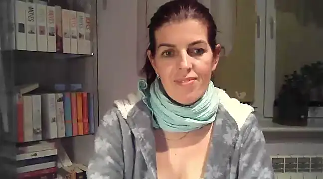 Snapshot of SophieLux82 chatting on 01.27.25 SophieLux82 online show from 01.27.25