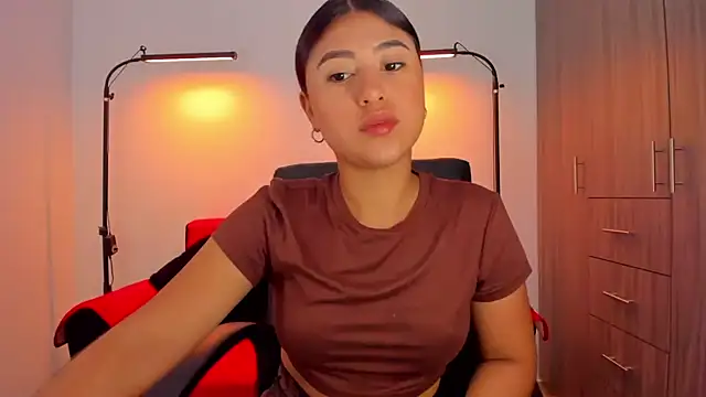 Snapshot of cloy_baby__ chatting on 10.11.25 cloy baby online show from 10.11.25