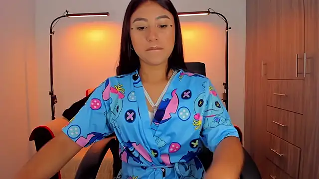 Snapshot of cloy_baby__ chatting on 10.20.25 cloy baby online show from 10.20.25