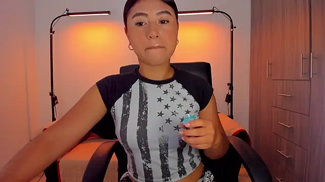 Snapshot of cloy_baby__ chatting on 10.30.25 cloy baby online show from 10.30.25