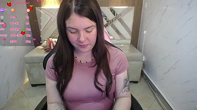 Snapshot of Paula_b_ chatting on 10.02.25 Paula b online show from 10.02.25