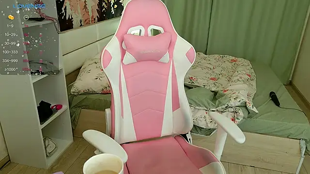 Snapshot of LexieLoree chatting on 09.30.25 LexieLoree online show from 09.30.25