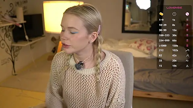 Snapshot of LexieLoree chatting on 11.09.25 LexieLoree online show from 11.09.25