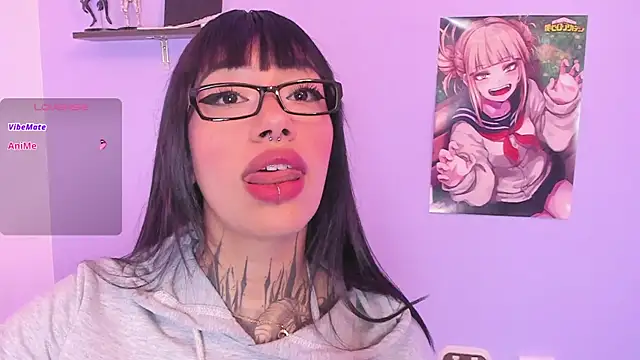 Snapshot of Akari1_Mischief chatting on 11.17.25 Akari1 Mischief online show from 11.17.25