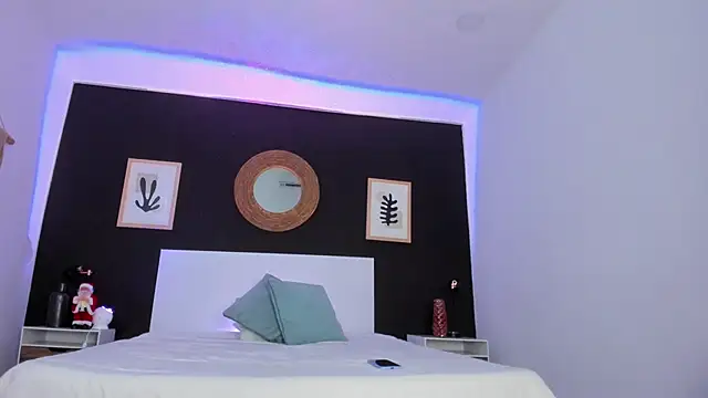 VioletPaket online show from 12.13.24