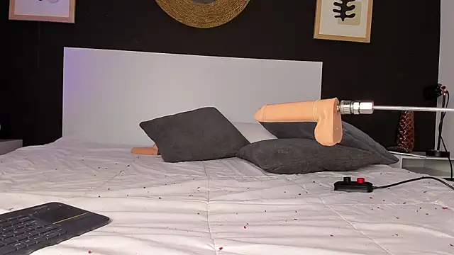 VioletPaket online show from 12.20.24