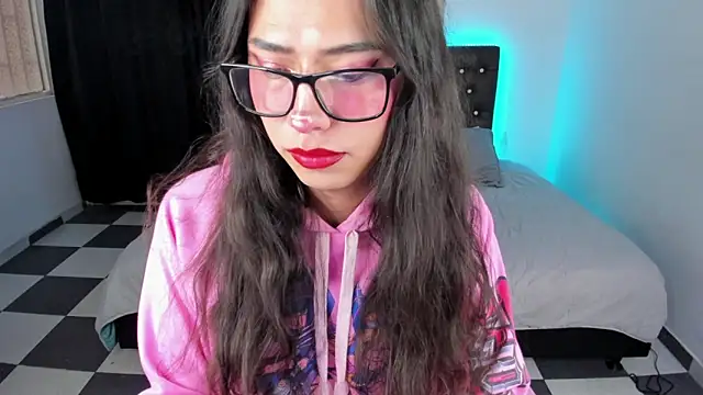 Snapshot of paula_kawaiifu_ chatting on 03.08.25 paula kawaiifu online show from 03.08.25