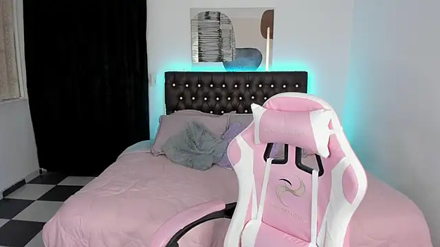 Snapshot of paula_kawaiifu_ chatting on 03.15.25 paula kawaiifu online show from 03.15.25