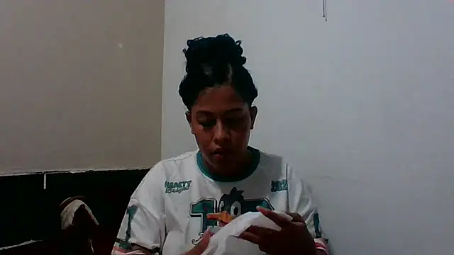 Snapshot of Kitra_New chatting on 10.16.25 Kitra New online show from 10.16.25