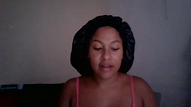 Snapshot of Kitra_New chatting on 11.05.25 Kitra New online show from 11.05.25