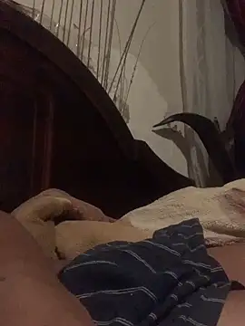 Snapshot of DManL chatting on 09.18.25 DManL online show from 09.18.25