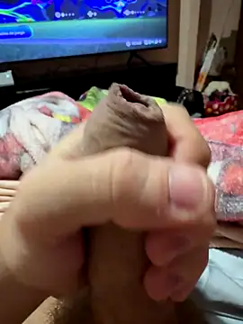 Snapshot of holawey1345 chatting on 11.08.25 holawey1345 online show from 11.08.25