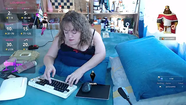 Snapshot of MiniNatalie chatting on 10.18.25 MiniNatalie online show from 10.18.25