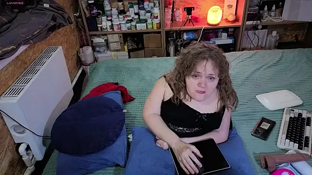 MiniNatalie online show from 11.23.25