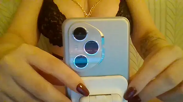 Twerkqueenn online show from 11.23.25