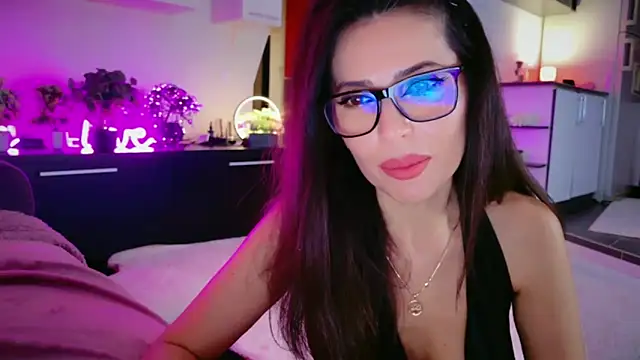 MissSmiley26 online show from 04.23.26