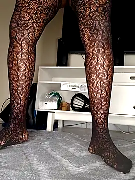 Snapshot of Lucyy1 chatting on 10.02.25 Lucyy1 online show from 10.02.25