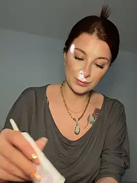 Mia-Minou online show from 03.23.26